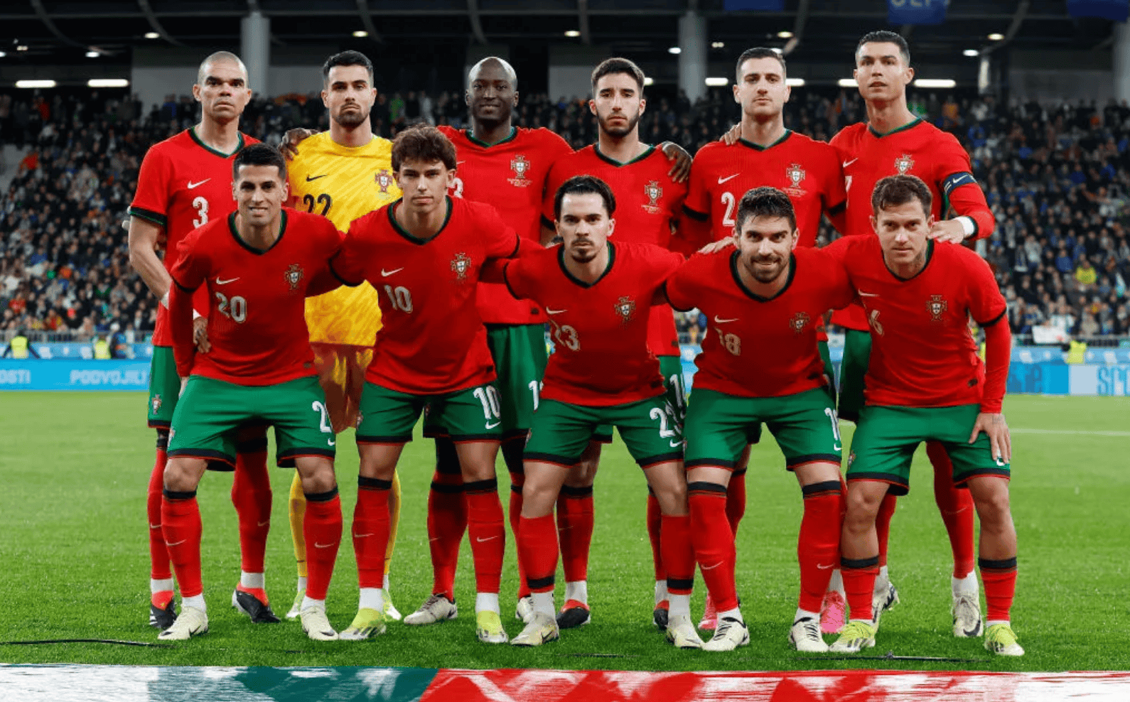 德国足球联赛二级别联赛球员备战周末比赛的简单介绍