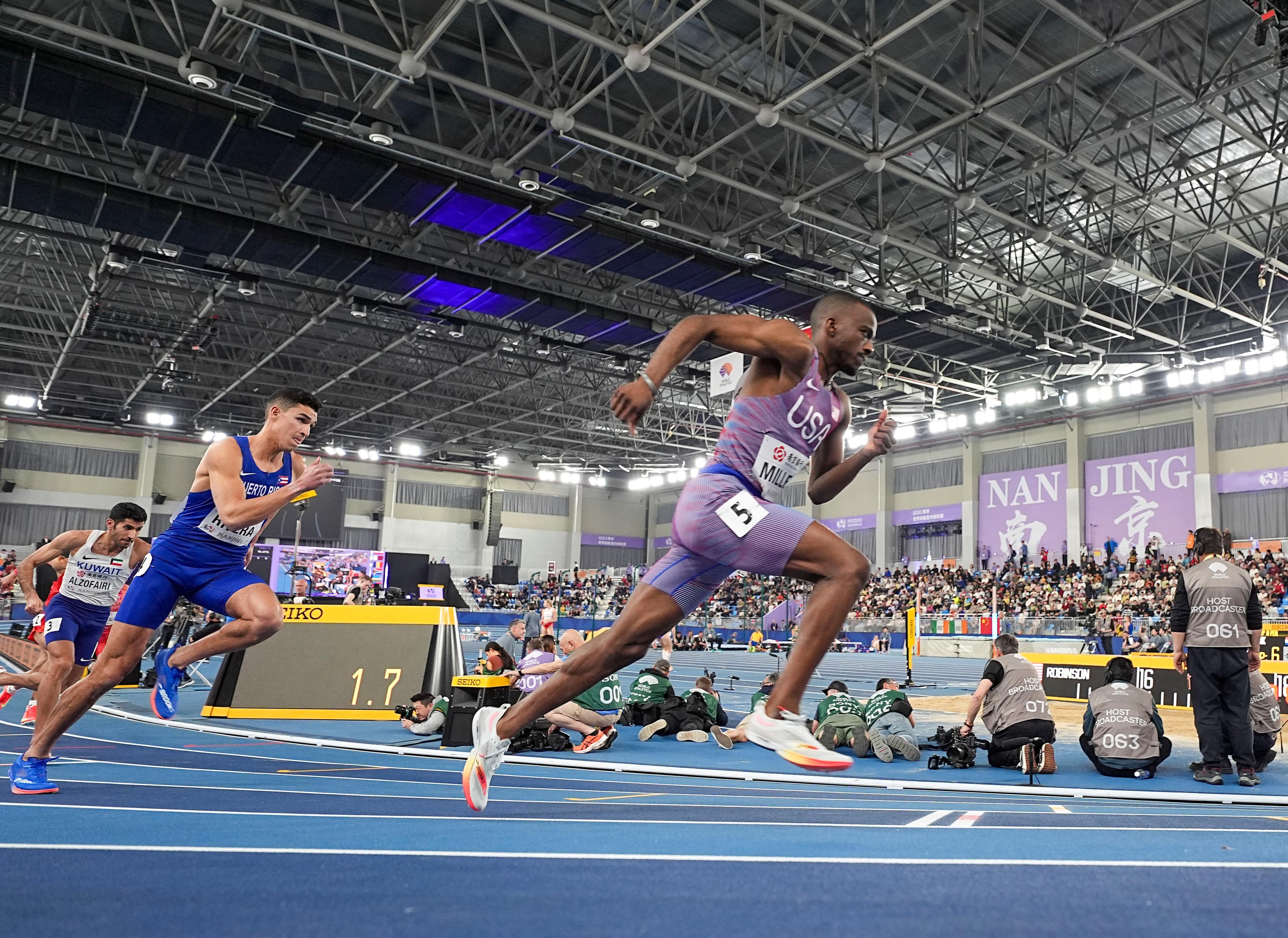 紧张刺激!球场上的激烈对抗的简单介绍 紧张刺激!球场上的激烈对抗的简单介绍