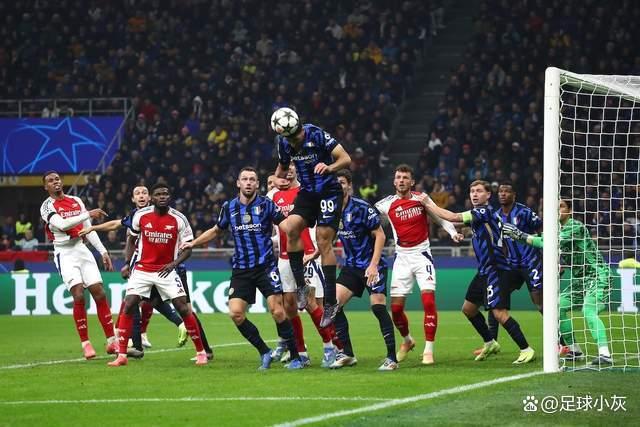 球队在欧冠比赛中展现出团队力量 球队在欧冠比赛中展现出团队力量