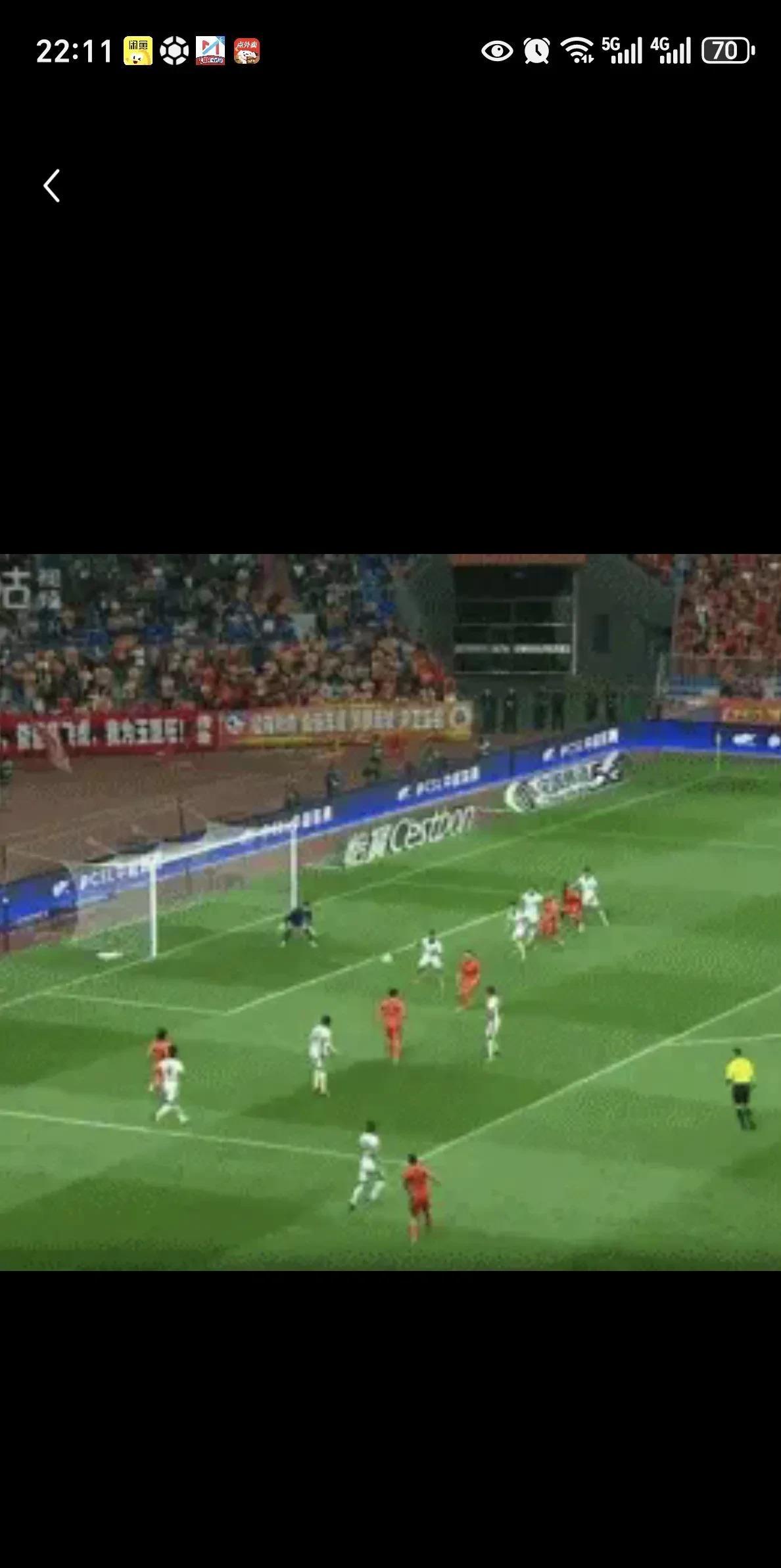 双方火爆冲突引发激烈对抗，裁判难以控制