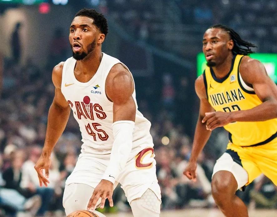 篮球联赛冠军之争进入白热化的简单介绍