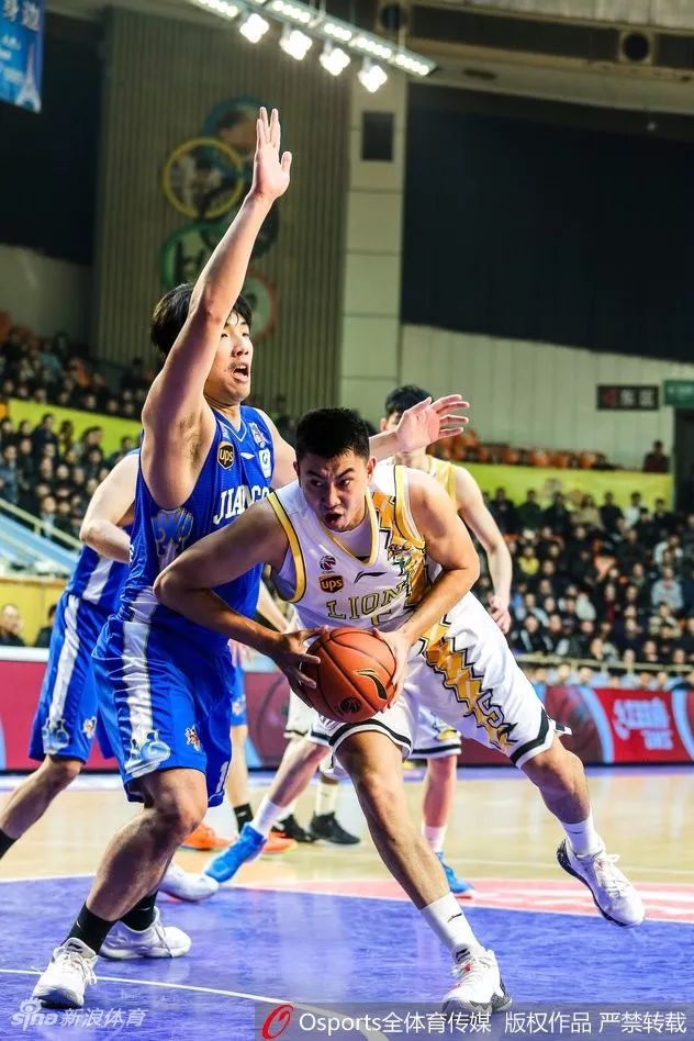 1xBit体育直播-两队强强对话，谁能笑到最后