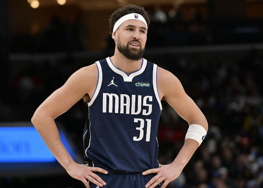 1xBit体育官方登录入口-汤普森获评最佳防守球员，为勇士稳固一线防守