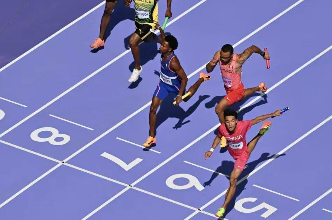 体育赛场上的精彩比拼让人目不转睛的简单介绍