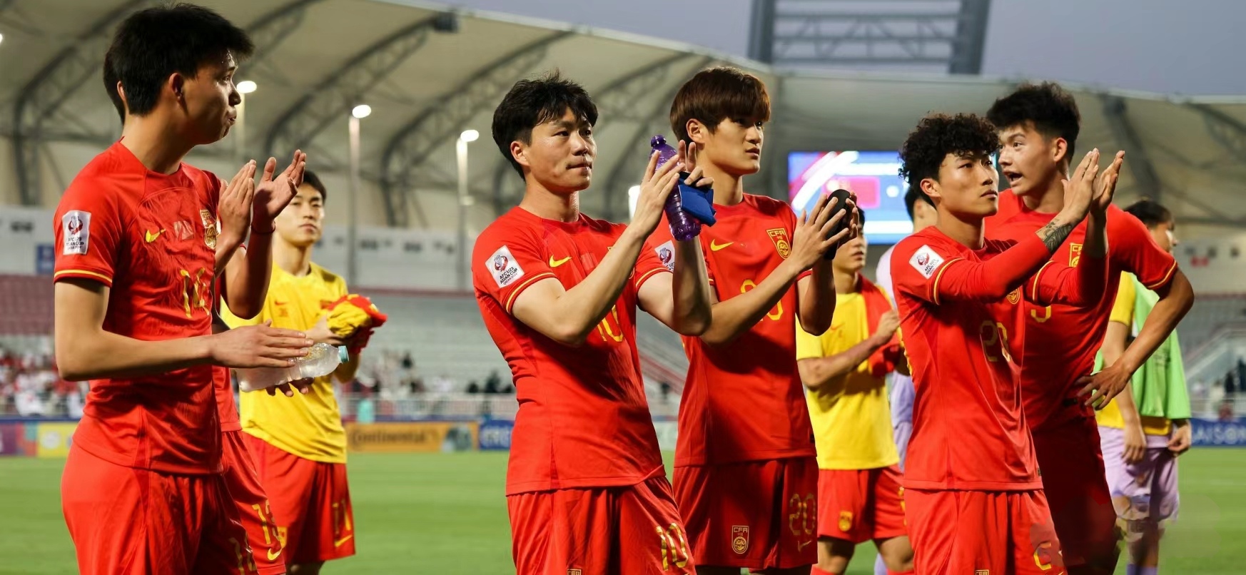 1xBit体育登录-包含热血擂台：球员们在比赛中发挥出色追逐胜利的词条