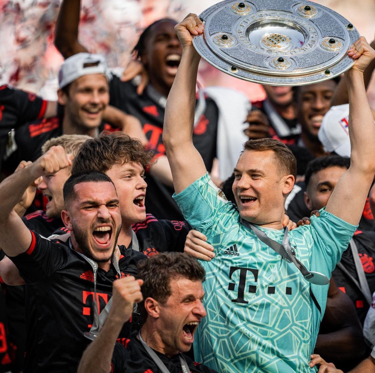 1xBit体育课程-伊斯坦布尔首场胜利，球迷狂欢庆祝的简单介绍