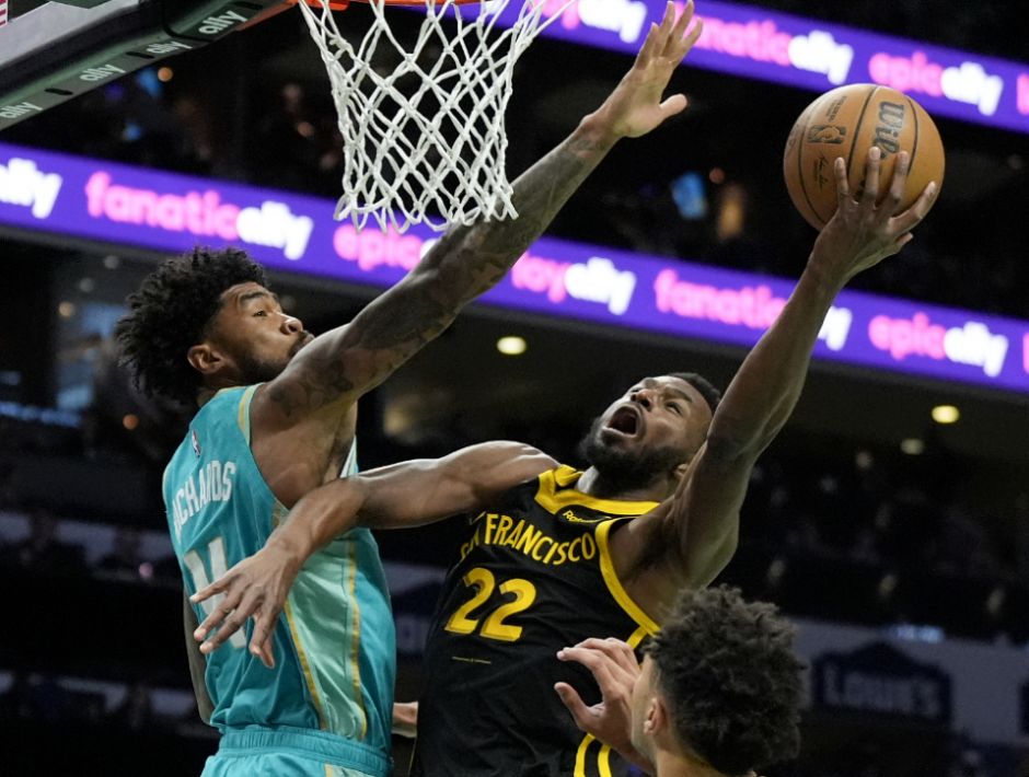 勇士客场击败太阳,取得三连胜的简单介绍 勇士客场击败太阳,取得三连胜的简单介绍