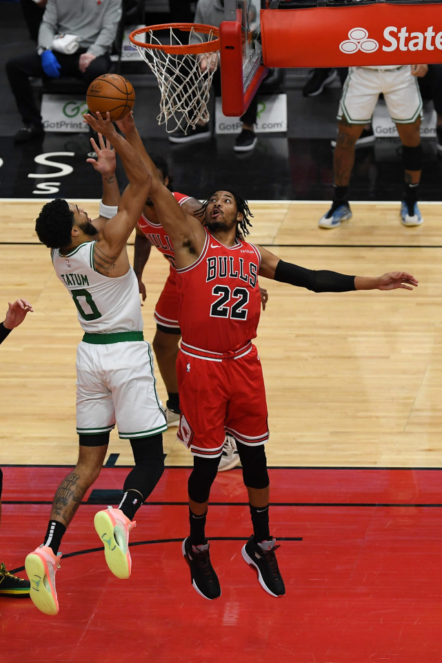 包含公牛客场告捷，战绩逐渐回暖的词条